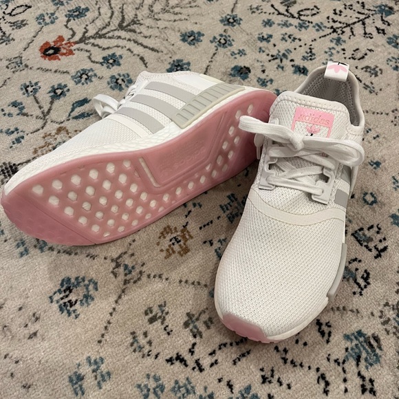 Adidas training shoes - Picture 2 of 3